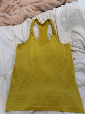 Lululemon tank
